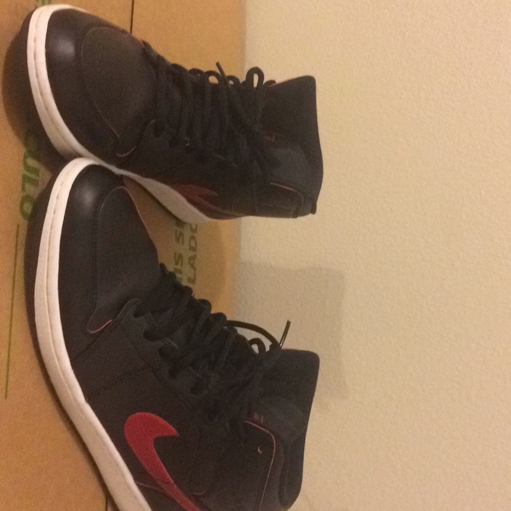Air Jordan 1 mid men’s basketball shoes